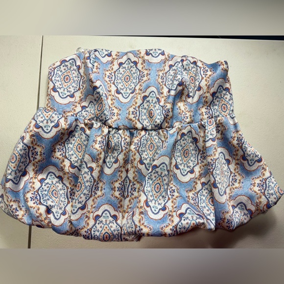 A COLLECTION White Blouse with Colorful Floral Design size m - Picture 1 of 16